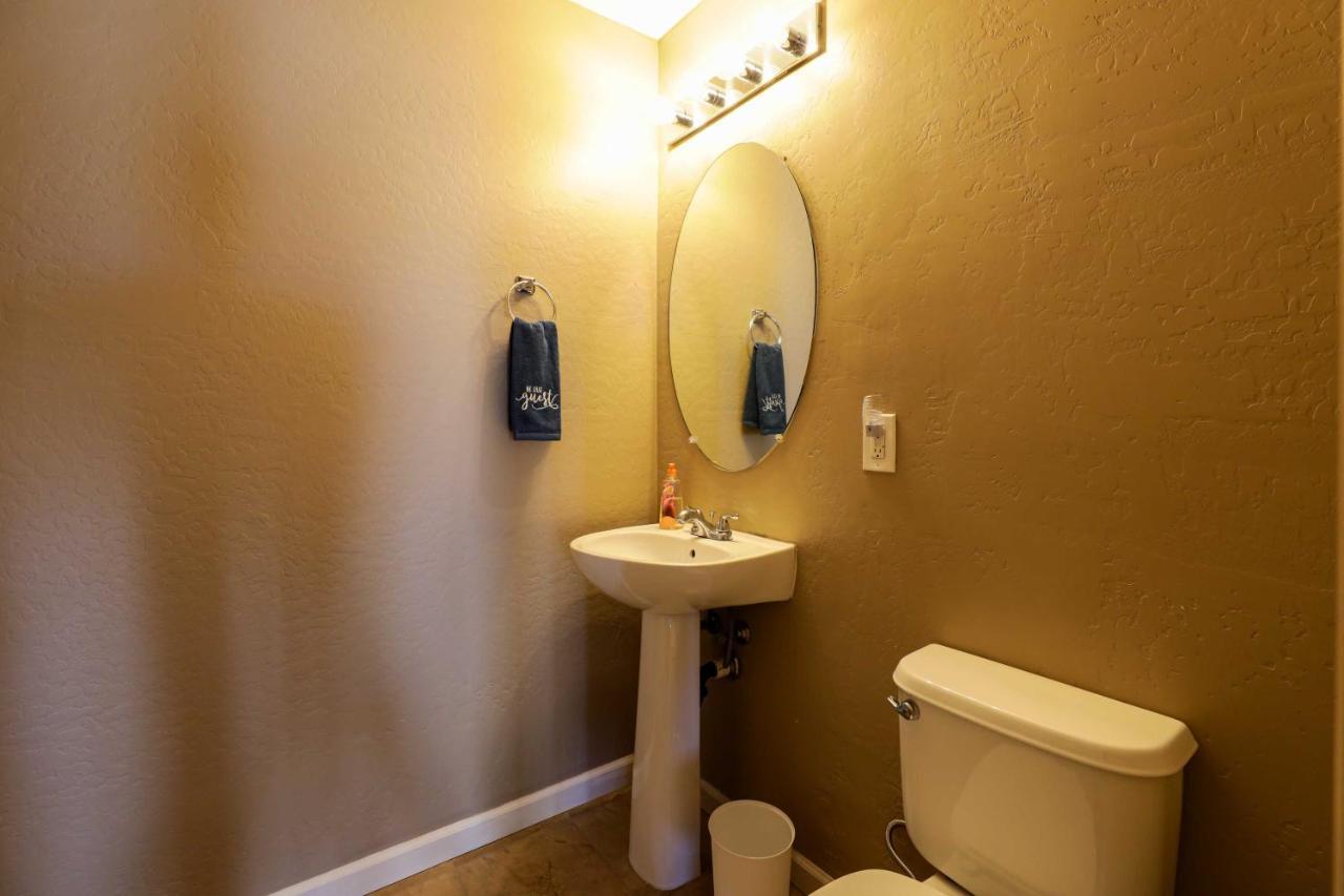 Maricopa Home With Outdoor Seating, 2 Mi To Golf! 외부 사진